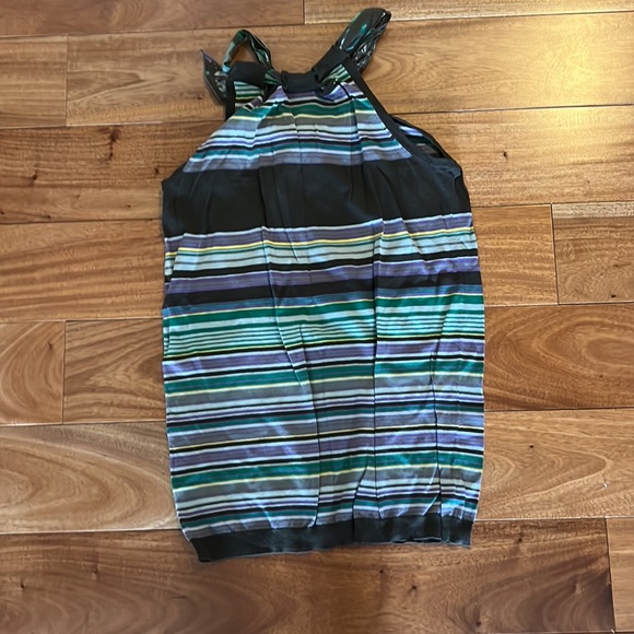 Pretty tank with tie detail - Picture 4 of 4